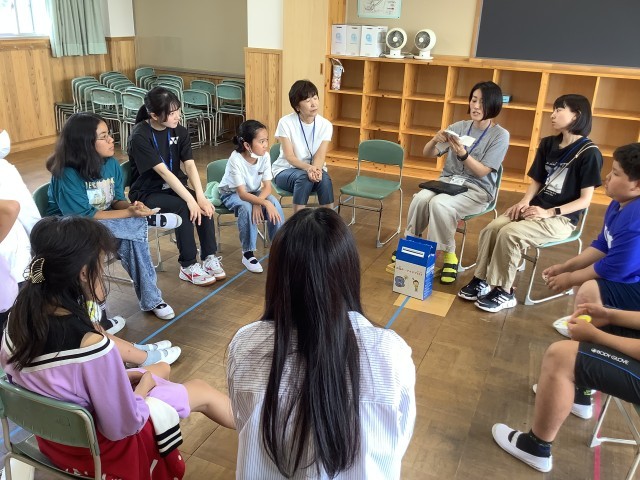 日本語適応指導教室「ひまわり」のリーダー会