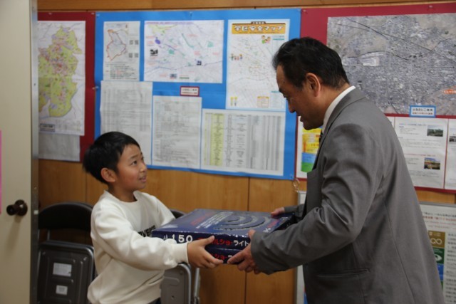 イルミネーションのキットをくれた小学生