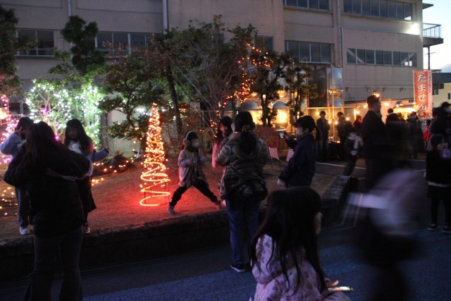 点いてからはもう大はしゃぎ！