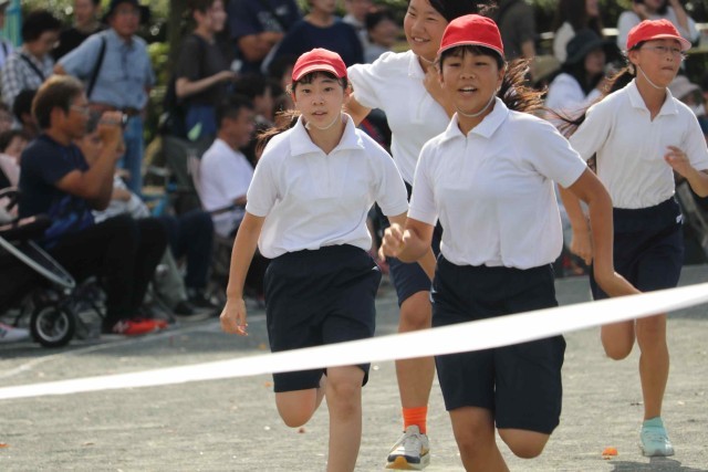 運動会　小学校　女 安城市立志貴小学校 | 学校日記 | 運動会～徒競走６年女子