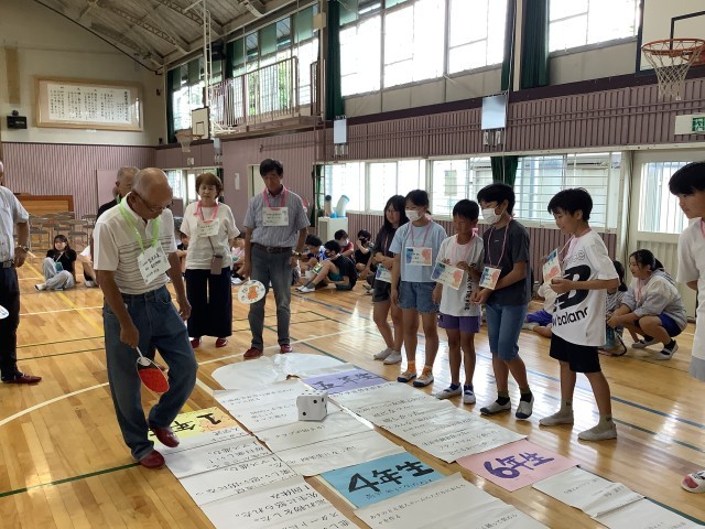 人間すごろくをする様子