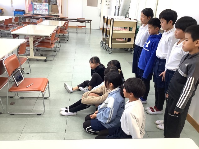 061129_４－３　さくらい学習　発表練習 (9).JPG