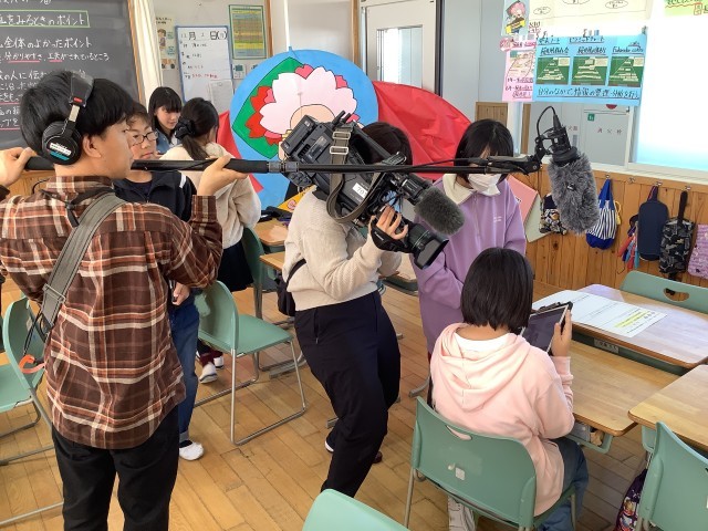 061202_６－４　さくらい学習　NHK取材 (6).JPG