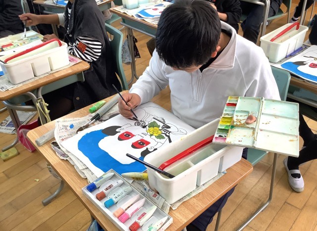 061202_６－５　さくらい学習　福助の色塗り (6).JPG