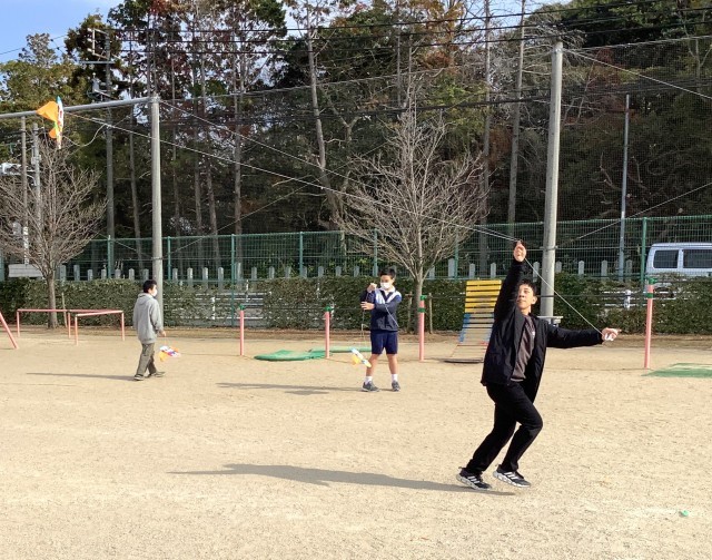 061211_６－５　さくらい学習　桜井凧あげ (22).JPG