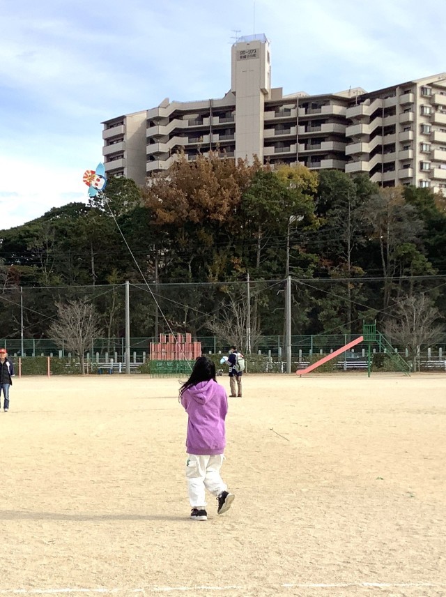 061213_６－３　さくらい学習　桜井凧あげ (4).JPG