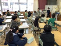 070107_２－４　学活　冬休みの思い出 (2).JPG