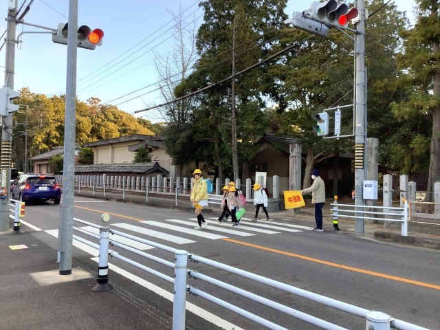 070108_さざんかあいさつ運動　１日目 (10).JPG