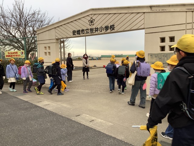 070109_さざんかあいさつ運動　２日目 (8).JPG