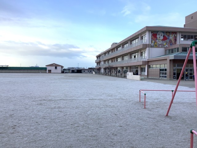 070110_雪　桜井小学校 (3).JPG