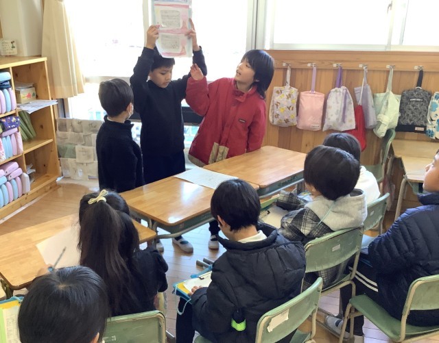 070114_２年生　生活科　町探検発表会 (9).JPG