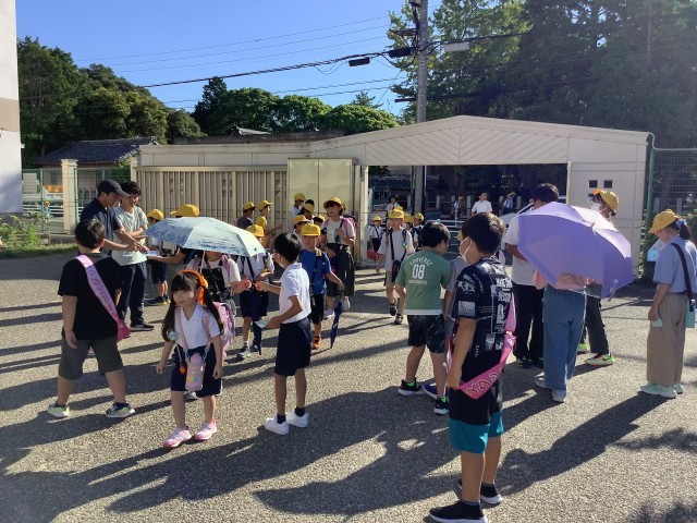 0609111_サルビアあいさつ運動　最終日 (15).JPG