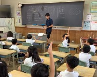 060911_１－４　学活　遠足について (1).JPG