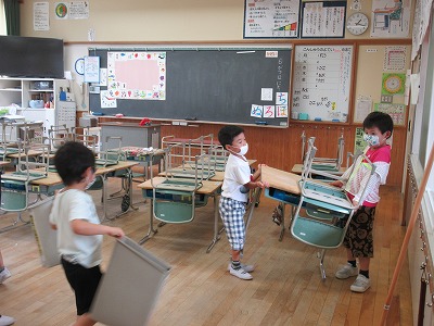 １くみ　そうじ