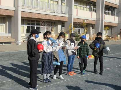 学級委員さんの司会の様子です。