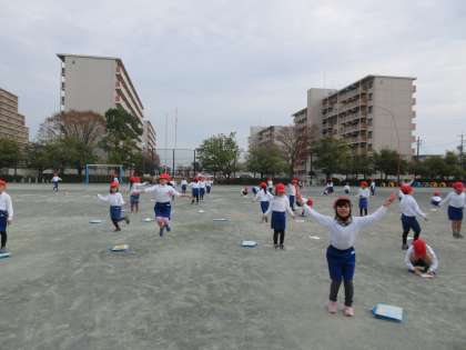 リズムよくとぶのはむずかしい。