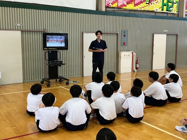 見て学ぶ