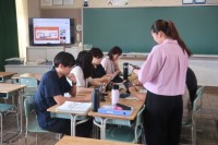 職員が研修を受けている様子１