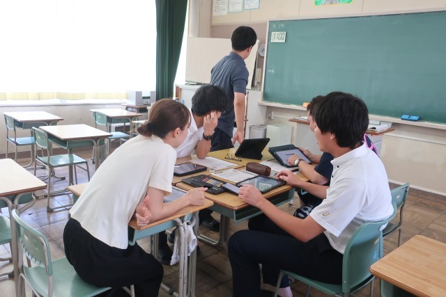 職員が研修を受けている様子２