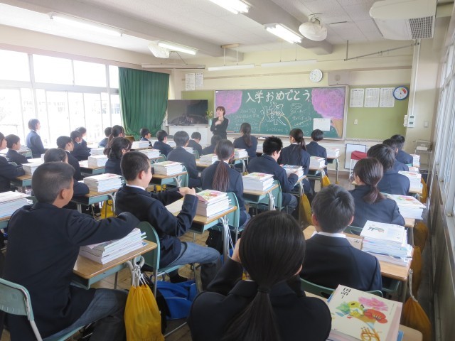 教科書をもらいました。